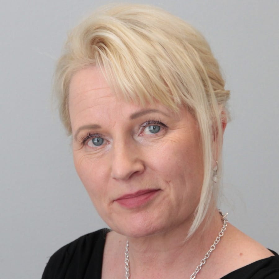 lehtori Paula Salomäki.